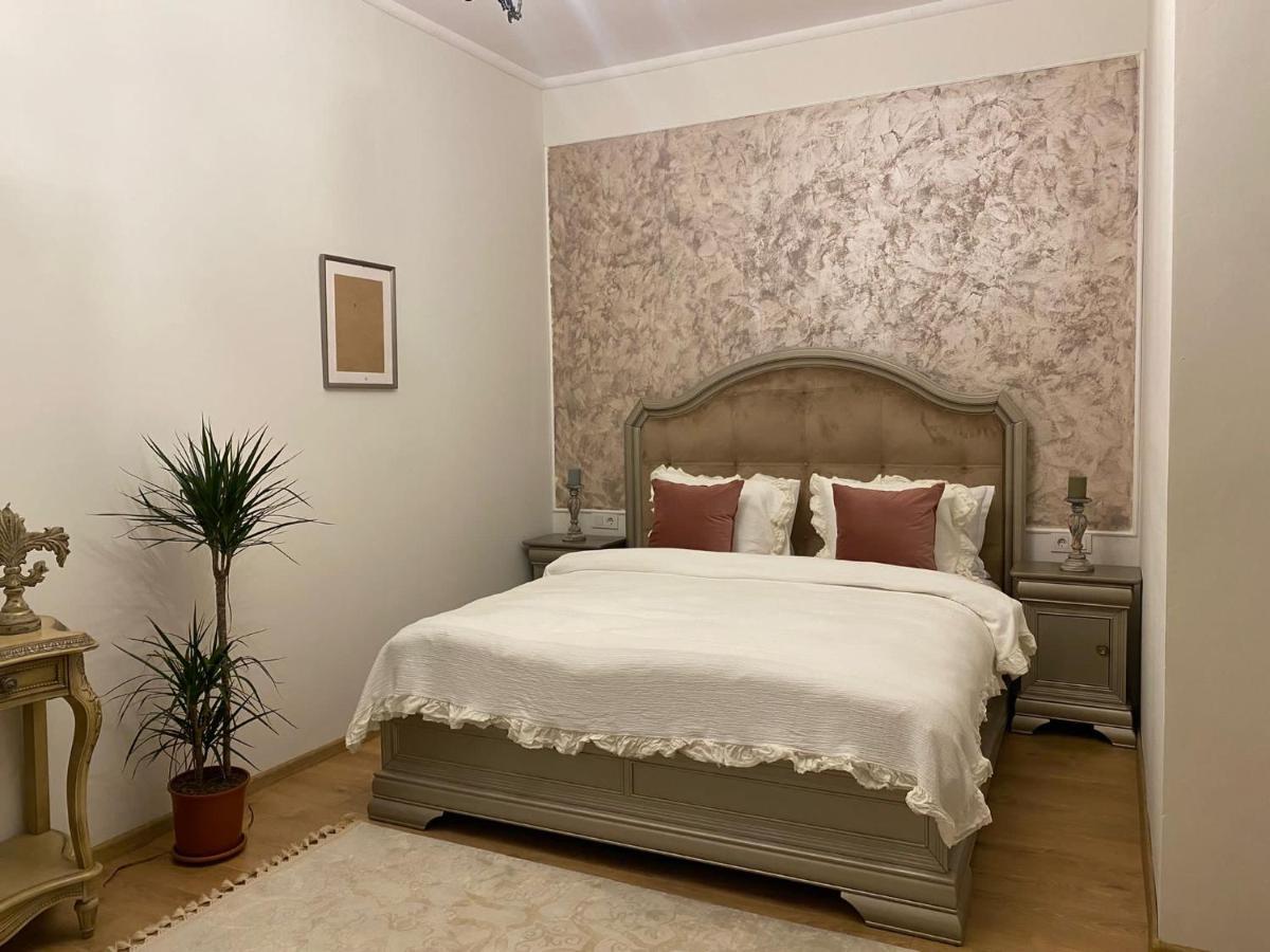 C-Entral Boutique Apartment Bucharest Exterior photo
